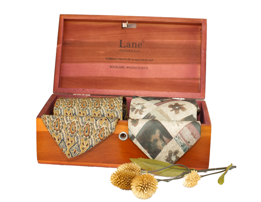 Silk & Cedar Gift Vignette